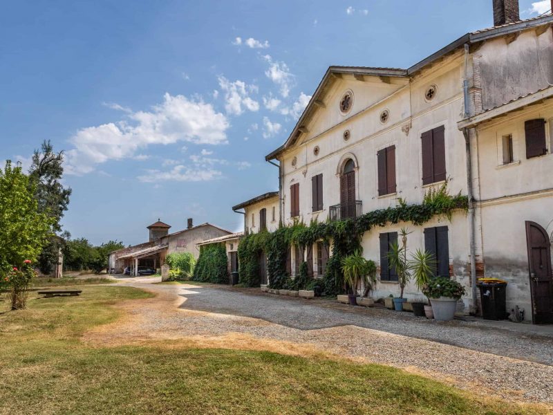 Front-close-2-WMC469