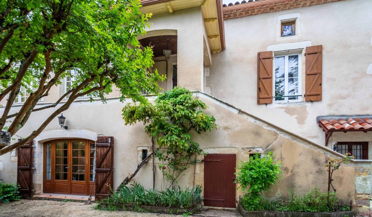 Front-entrance-2-WMC399