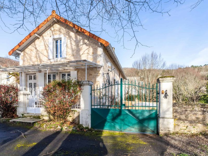 Front-entrance-2-WMC549