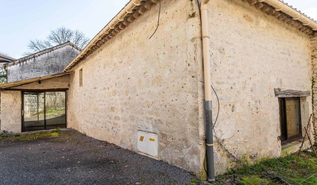 Front-entrance-WMC529