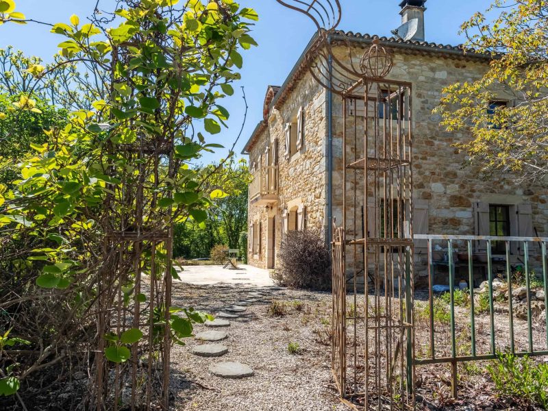 Front-entrance-WMC570