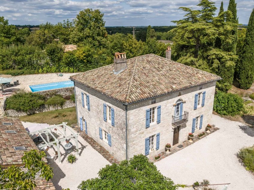 Country house with pool