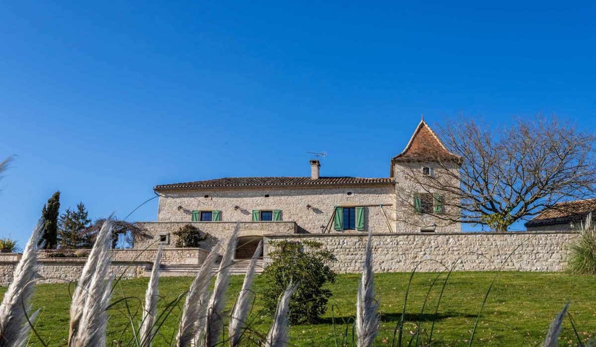 Front-mainphoto-2-WMC351