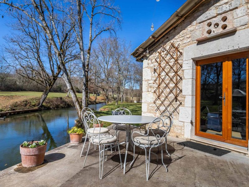 Front-stream-3-WMC552