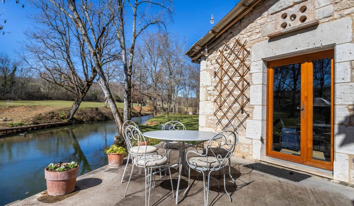 Front-stream-3-WMC552