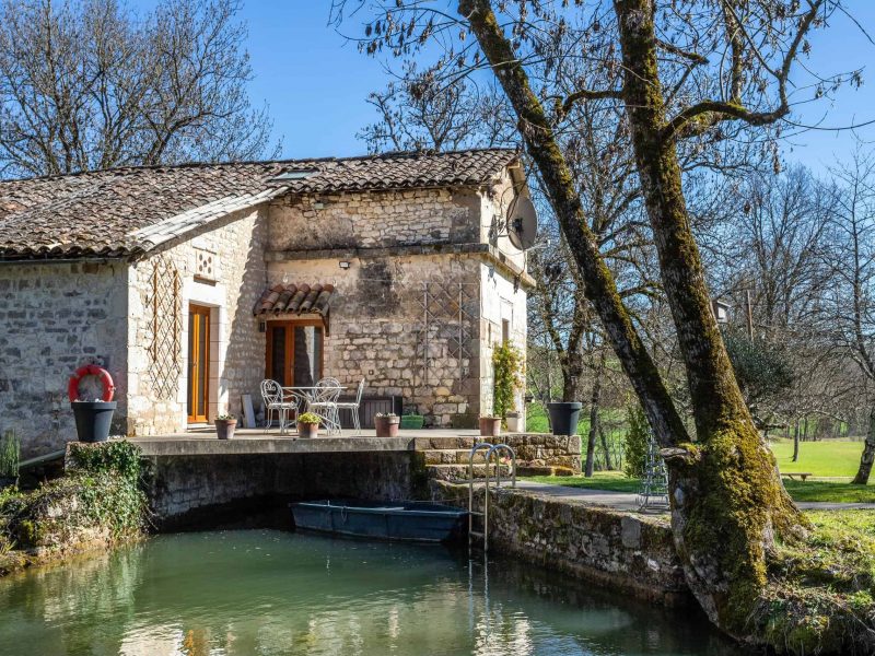 Front-stream-5-WMC552