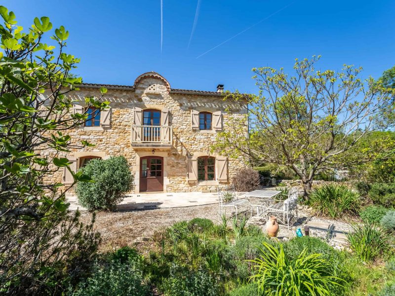 Front-terrace-2-WMC570