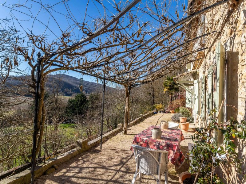 Front-terrace-3-WMC531