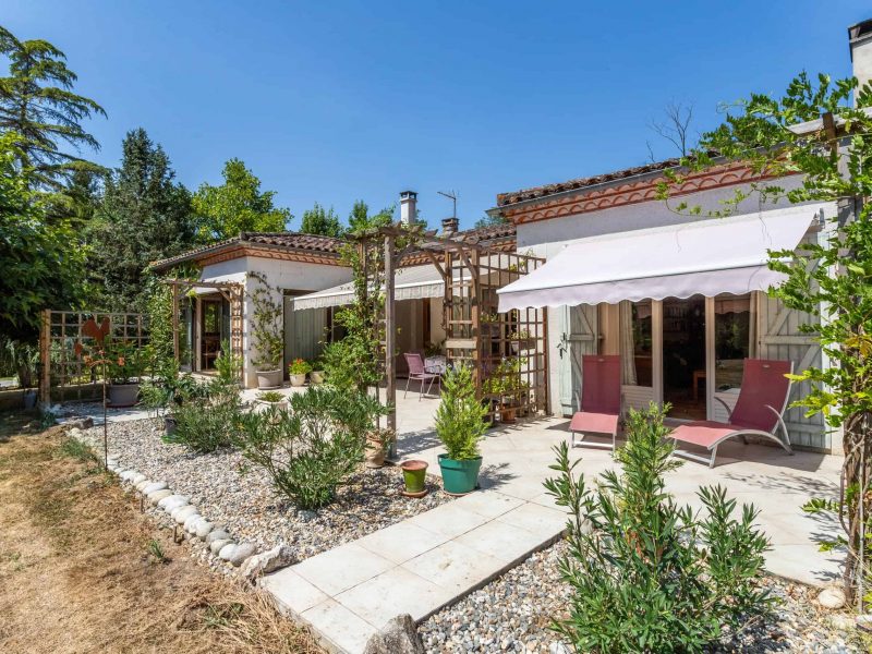 Front-terrace-3-WMC625