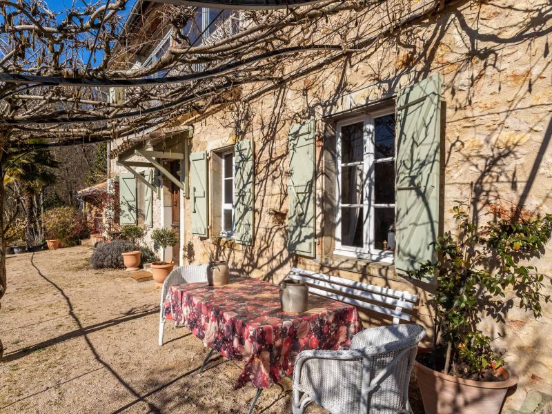 Front-terrace-4-WMC531