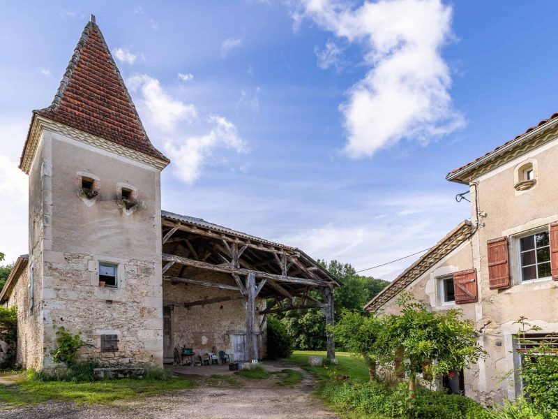 Front-terrace-WMC410