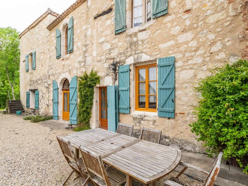 Front-terrace-WMC579