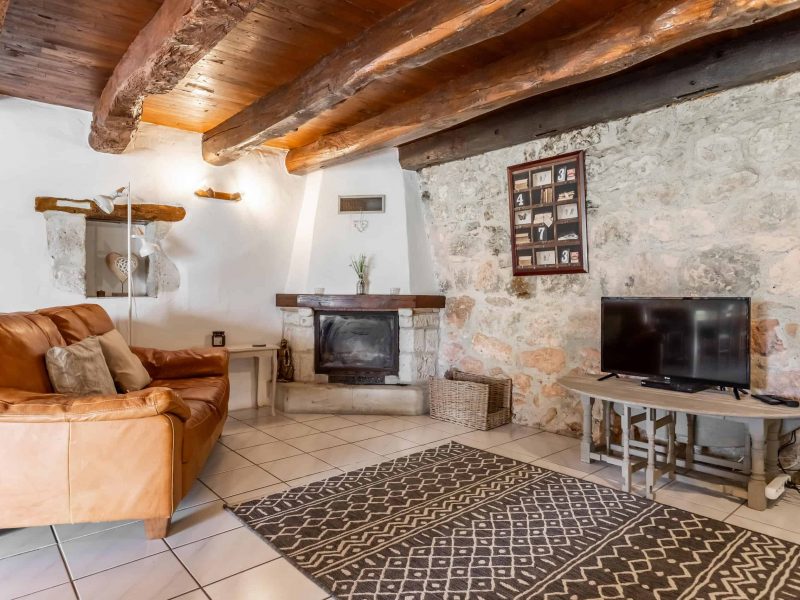 GIte-2-livingroom-WMC383