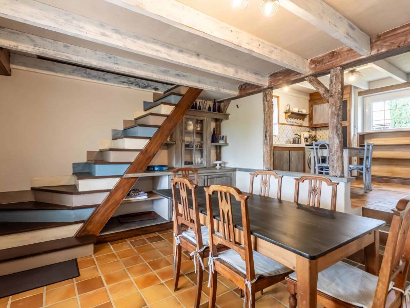 GIte-dining-2-WMC482