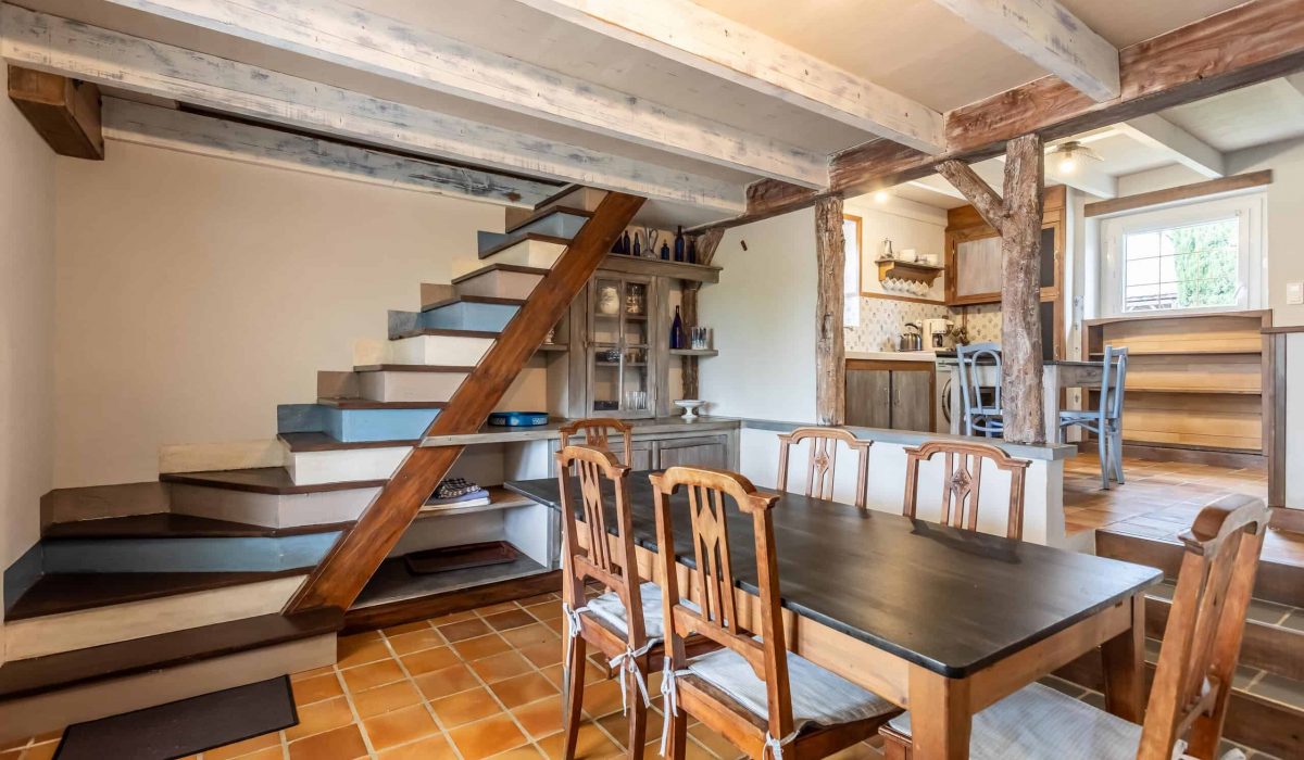 GIte-dining-2-WMC482