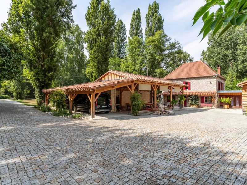 Garden-courtyard-3-WMC626