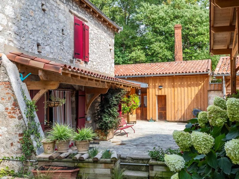 Garden-courtyard-WMC626