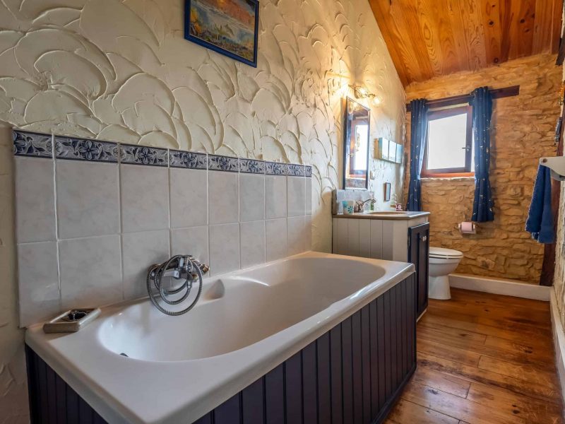 Gite-1-bathroom-WMC548