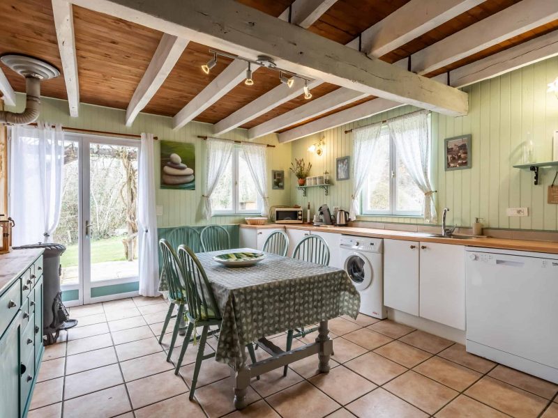 Gite-2-kitchen-3-WMC548