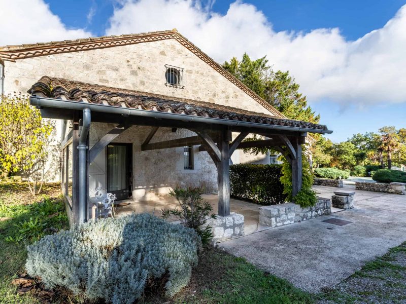 Gite-Side-terrace-WMC204