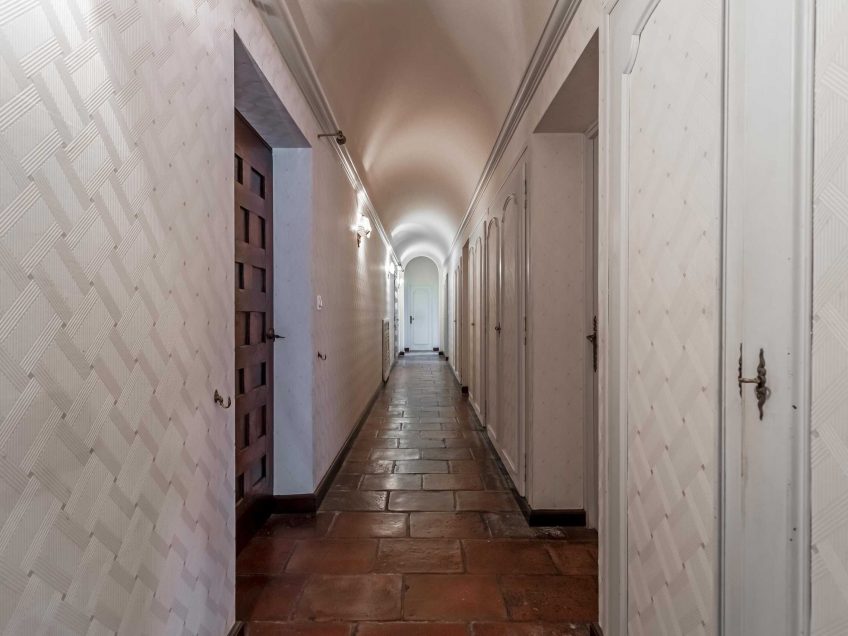 Hallway-WMC358