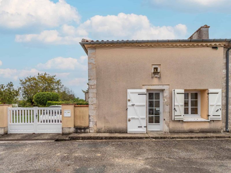 Front de maison-1-WMC494