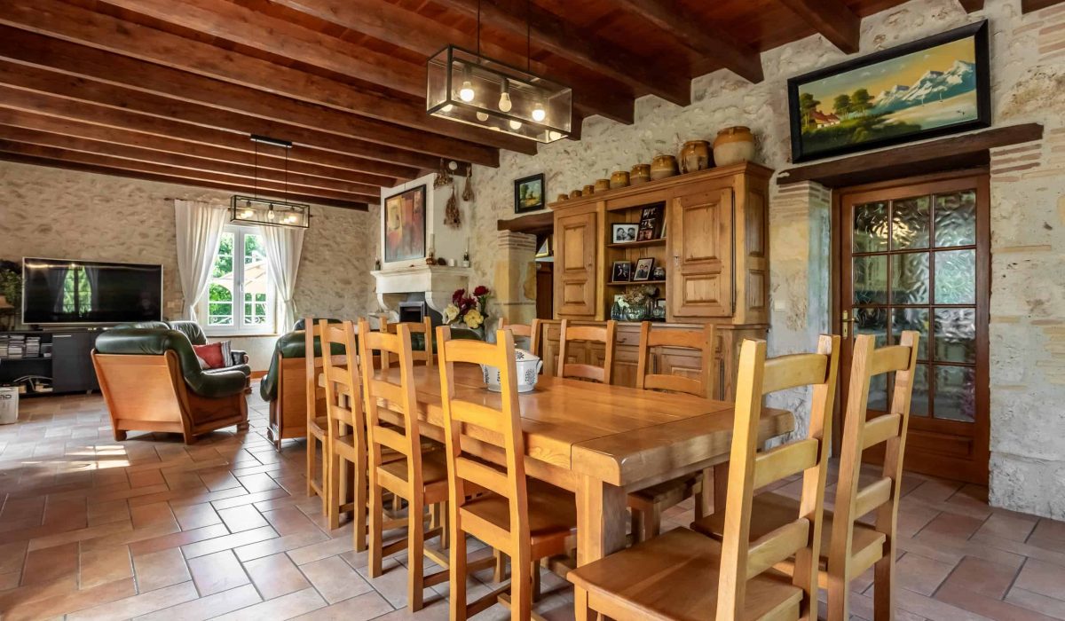 Intérieur-Salle à manger-WMC436 (1)