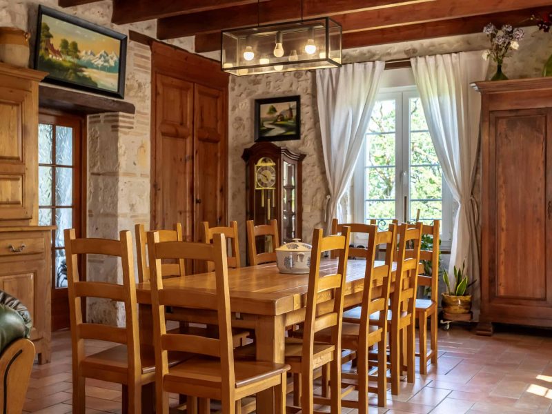 Interior-diningroom-WMC436