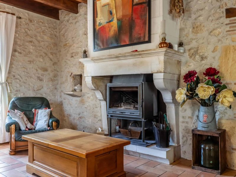 Interior-fireplace-WMC436