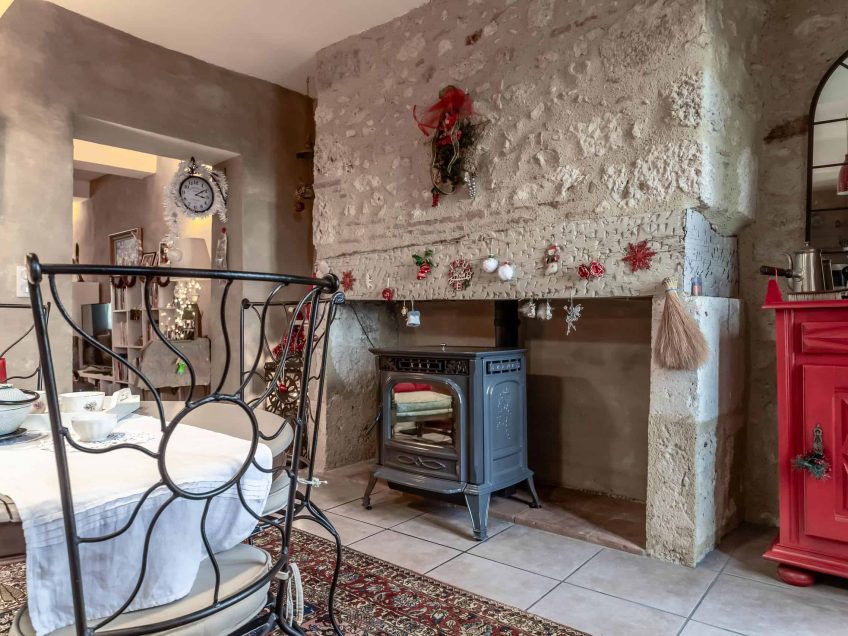 Kitchen-Dining-2-WMC671 (1)