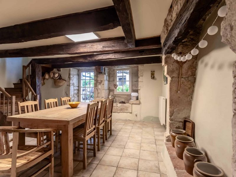 Kitchen-dining-2-WMC588