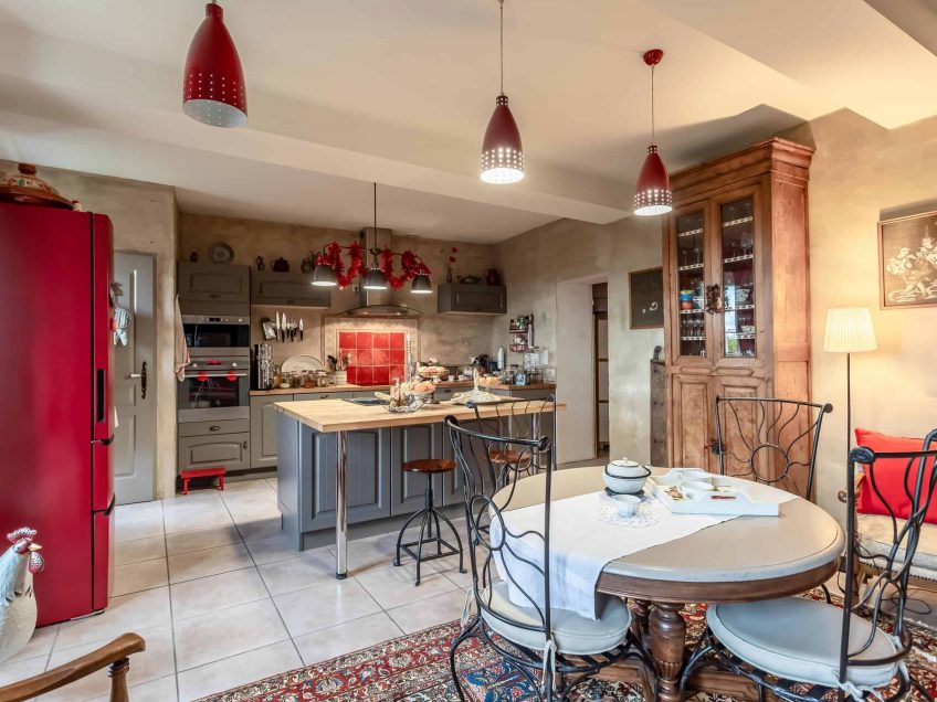 Kitchen-dining-3-WMC671