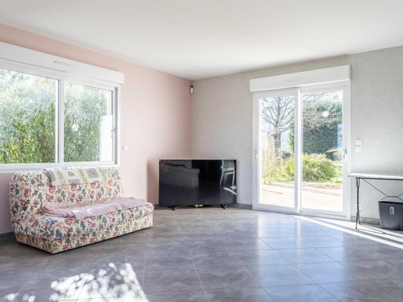 Livingroom-WMC533 (1)