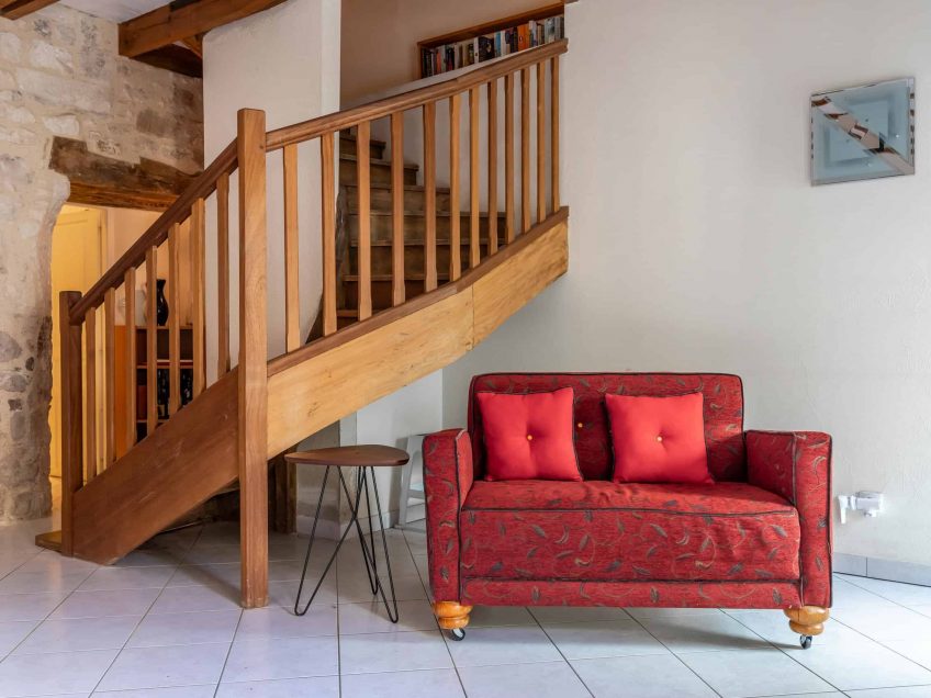 Livingroom-stairs-WMC332