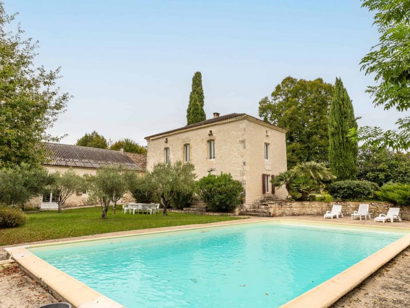 Propriété rurale avec gîtes, 2 piscines, atelier