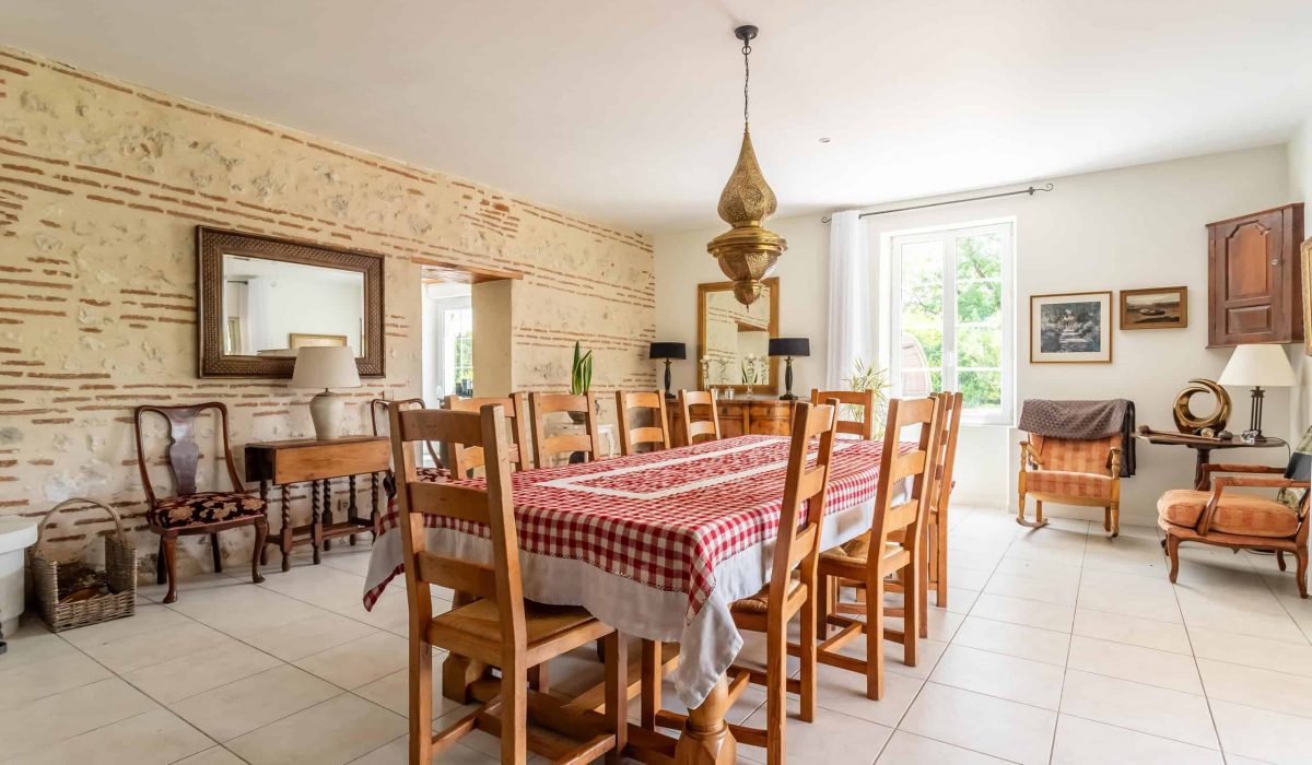 Manoir- Dining-WMC587-12