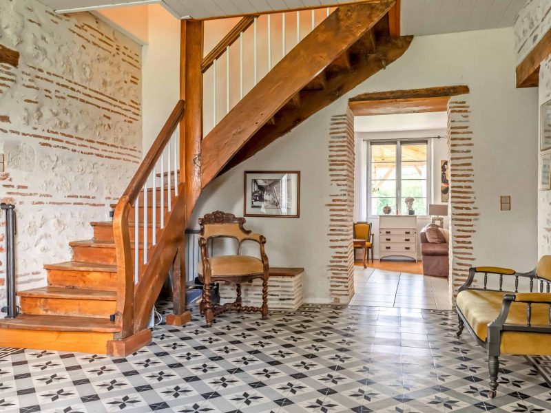 Manoir Entrance Hall and Staircase-WMC587-27