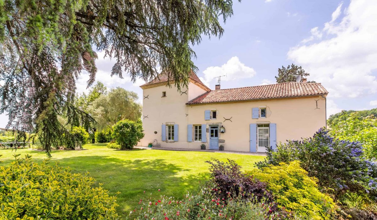 Manoir Gardens-WMC587-01