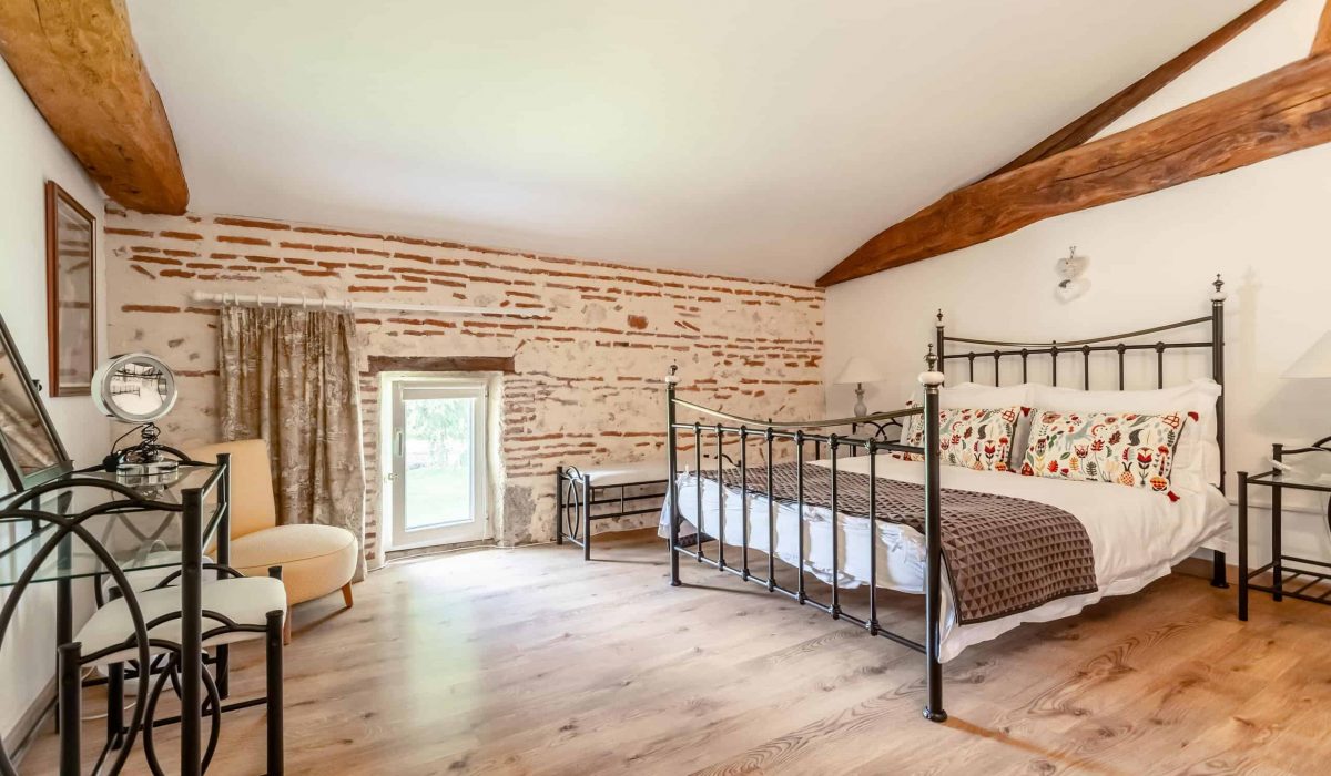 Manoir North East Bedroom Suite-WMC587-37