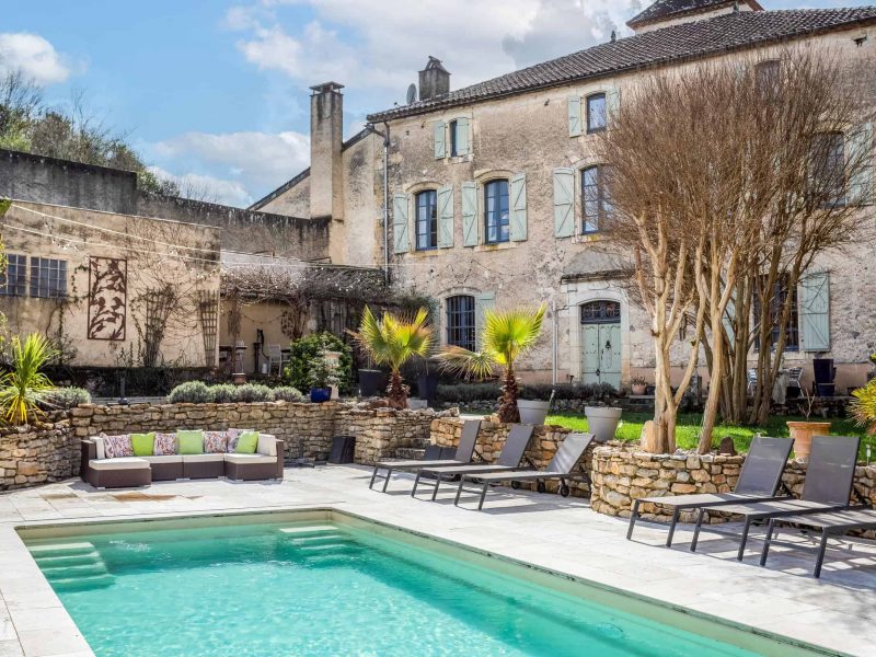 Village property with annexes, garden and pool