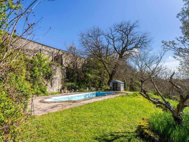 Maison de campagne avec annexe, piscine et terrain