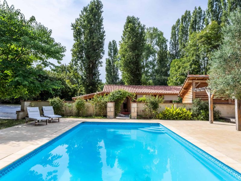 Pool-terrace-2-WMC626