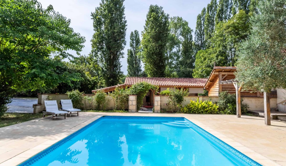 Pool-terrace-2-WMC626