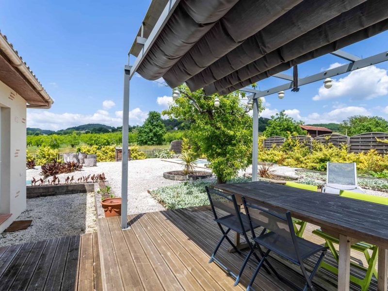 Portagee Apartment garden-WMC587-18