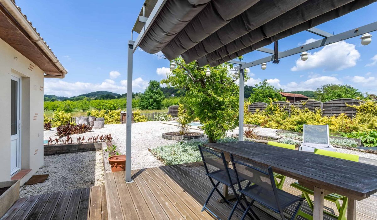 Portagee Apartment garden-WMC587-18