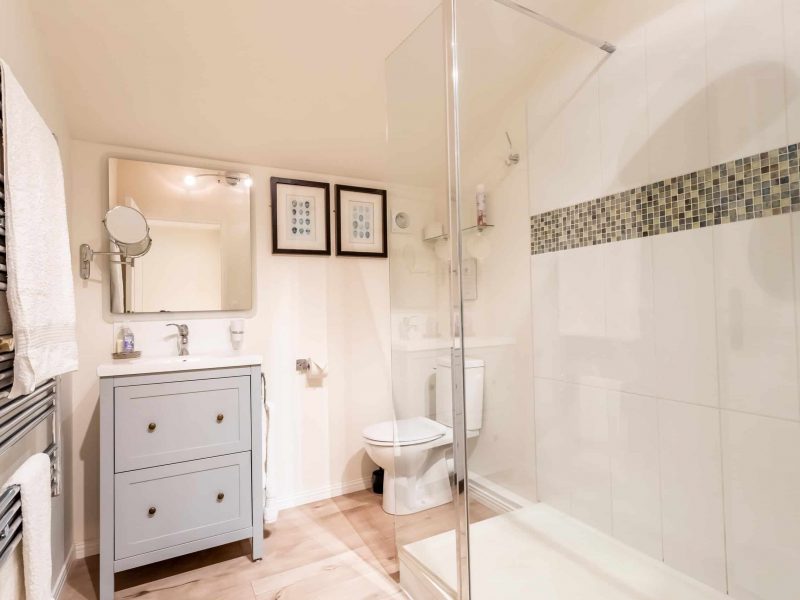 Potagee apartment Shower-WMC587