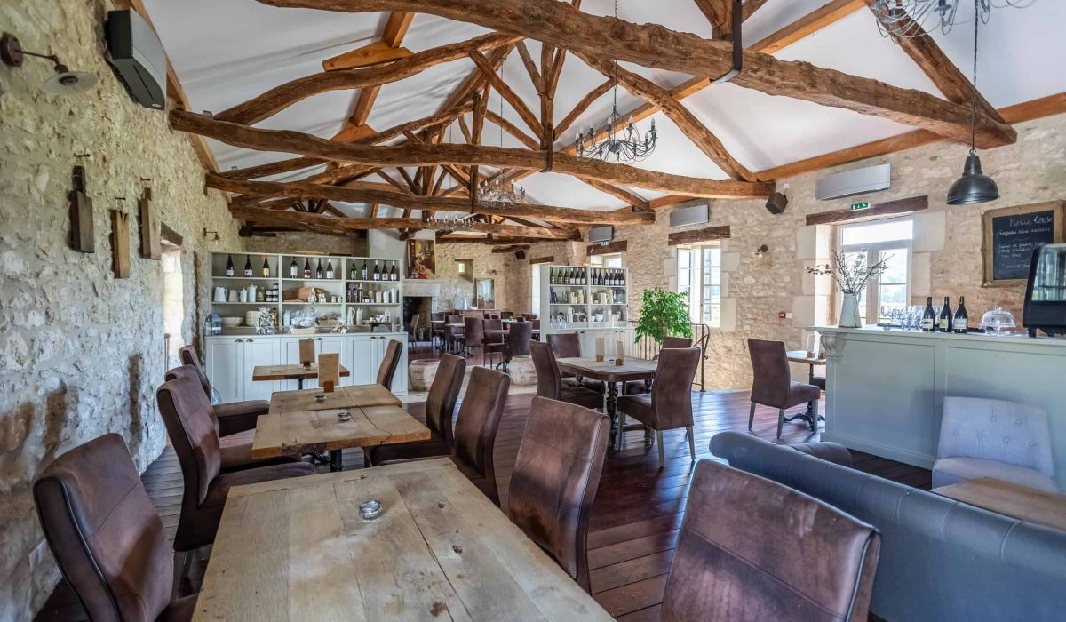 Restaurant-intérieur-2-WMC343