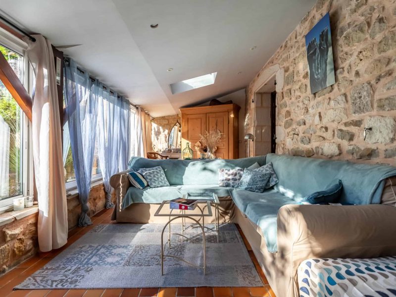 Sittingroom-WMC489 (1)