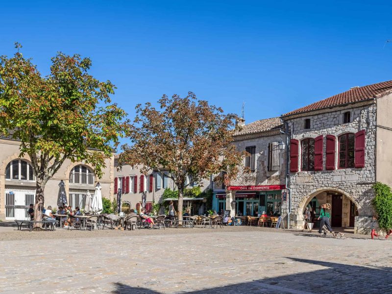 Surroundings-square-WMC304