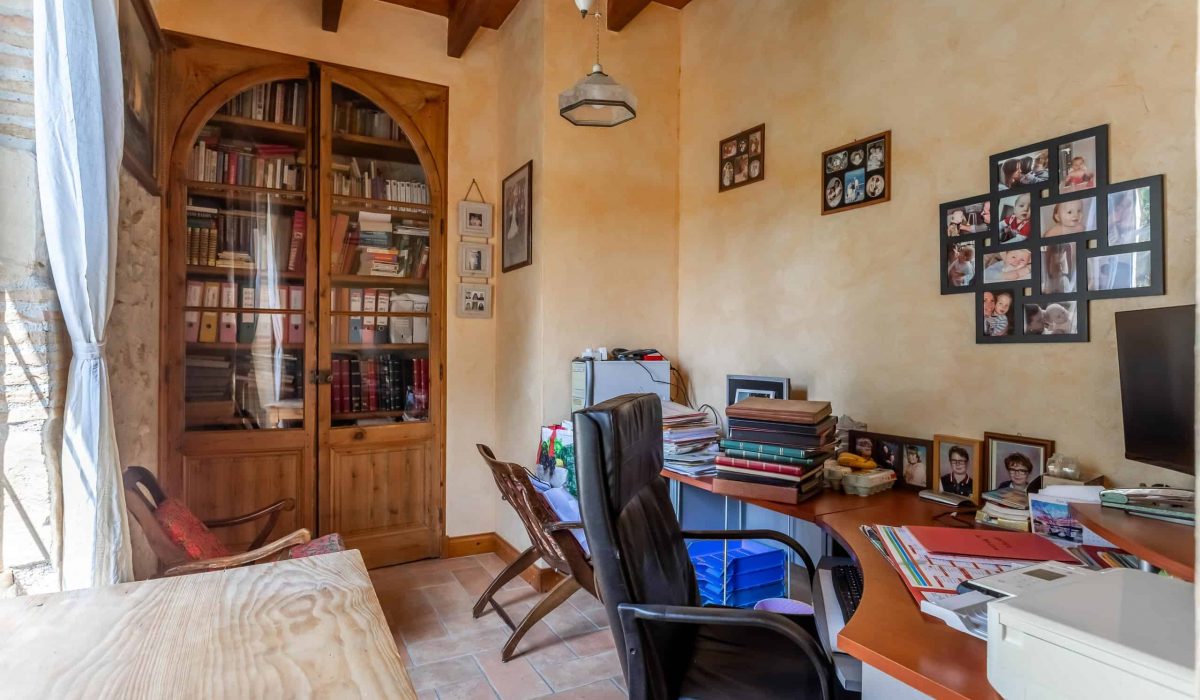 Bureau à l'étage-WMC436